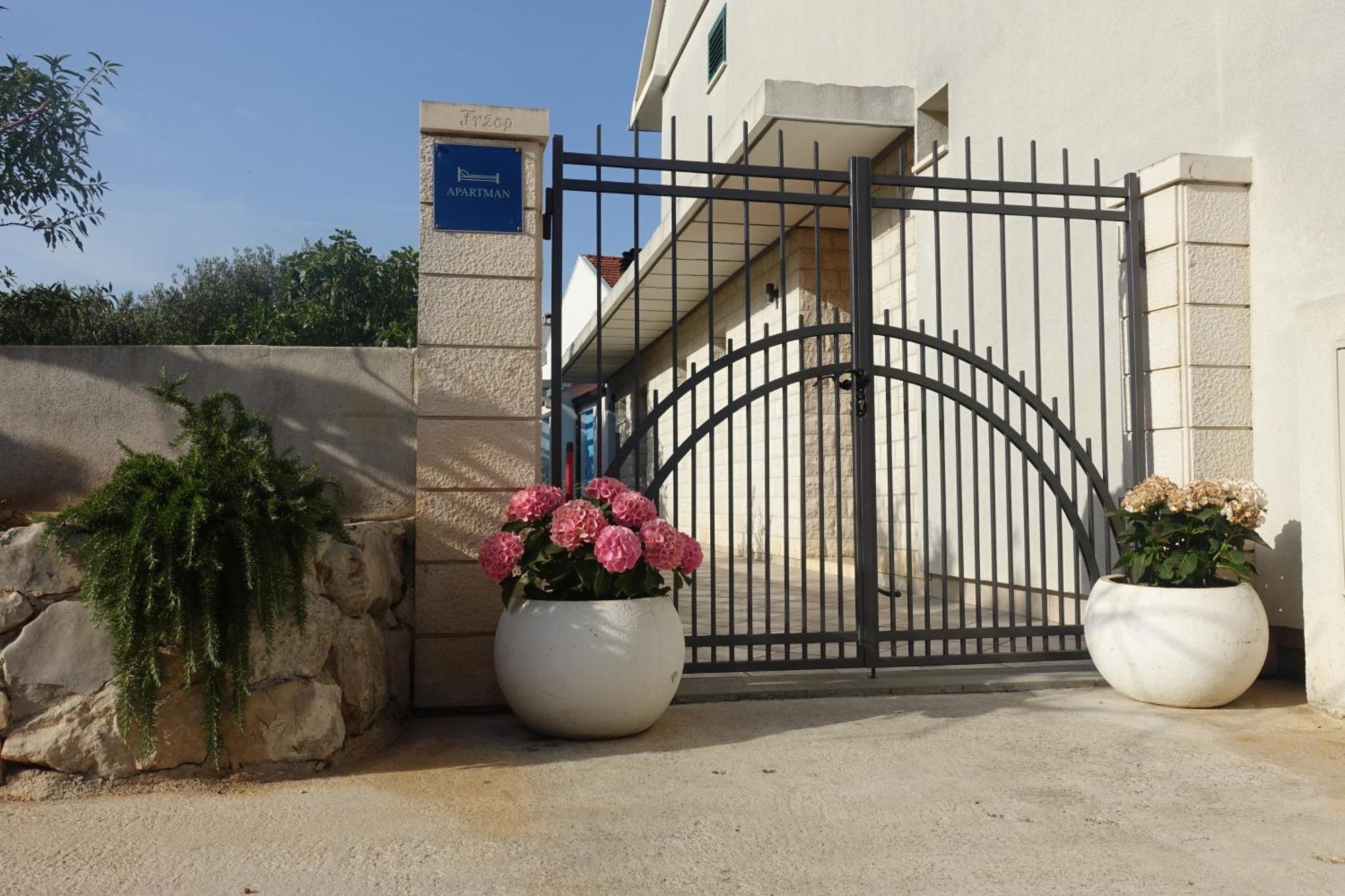Apartment Tonka Vodice Extérieur photo