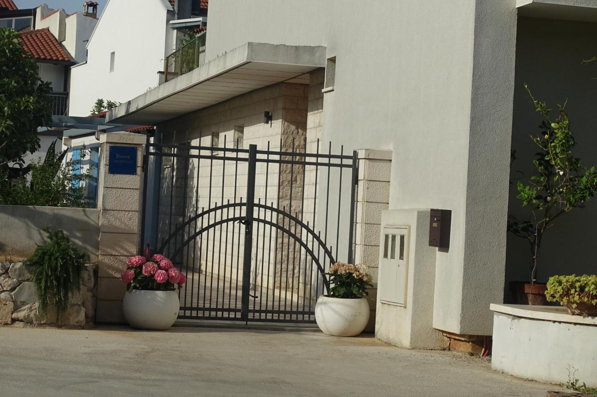 Apartment Tonka Vodice Extérieur photo